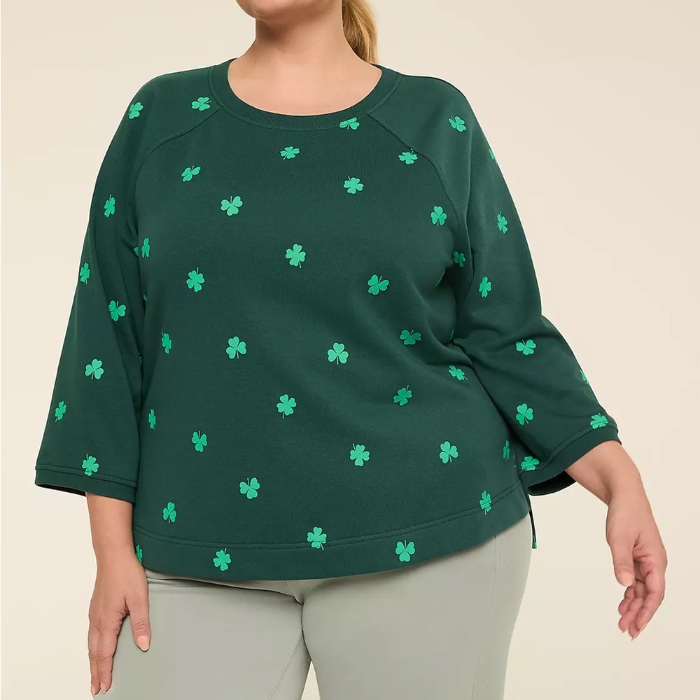 LIVI 3/4-Sleeve Clover Leaf Sweatshirt